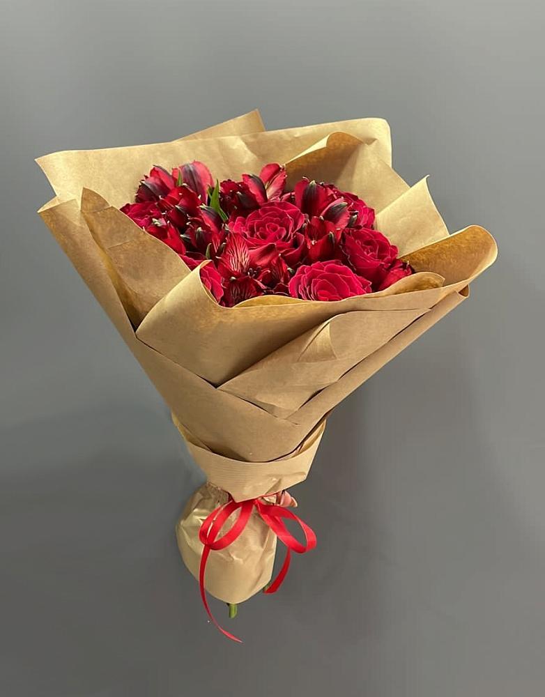 Букет цветов из: Альстромерии и Розы в Котельниче