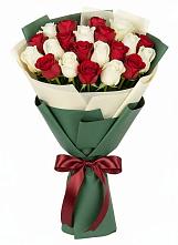 Букет Микс из красных и белых роз в Котельниче