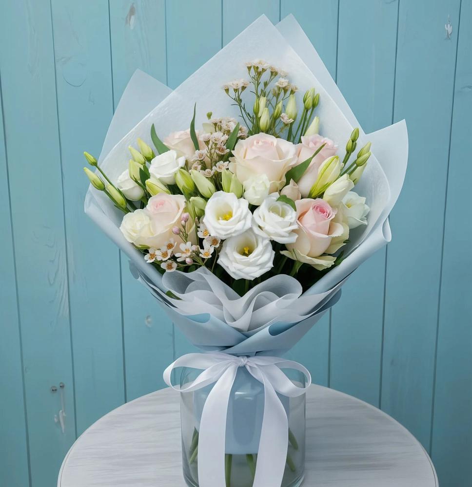 Букет цветов из: Розы и Лизиантусы в Котельниче