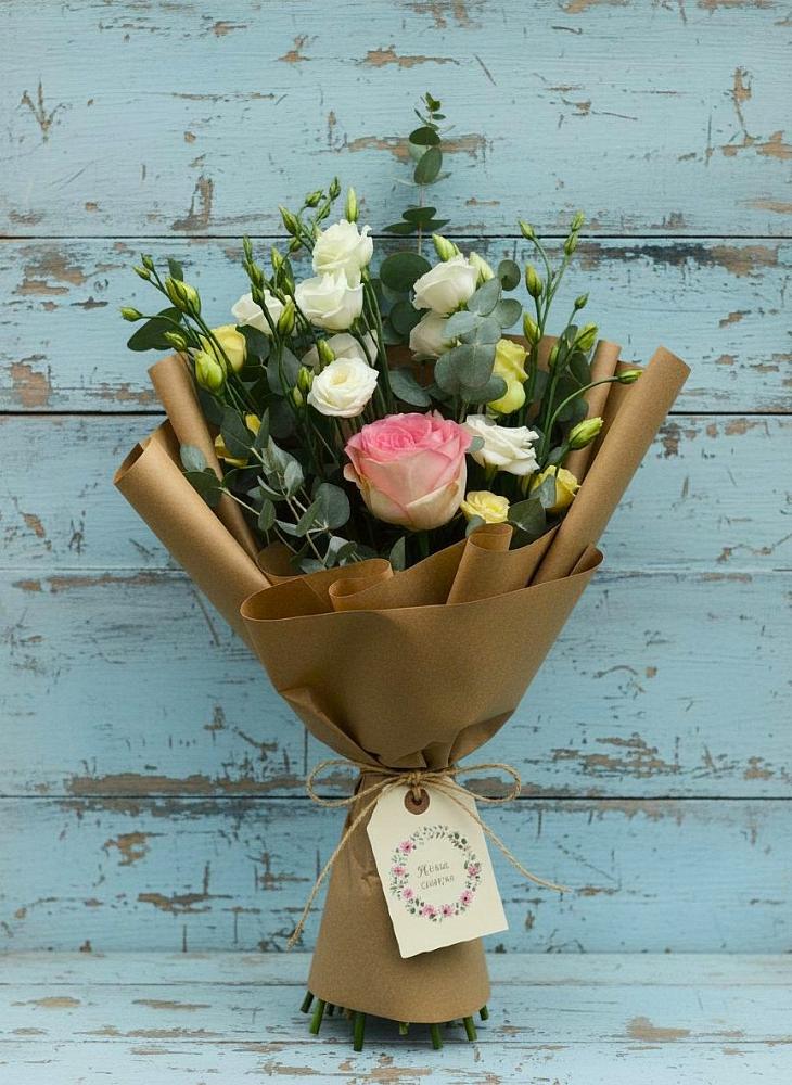 Букет цветов из: Розы и Лизиантусы в Котельниче