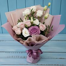Букет цветов из:  Розы и Лизиантусы в Котельниче