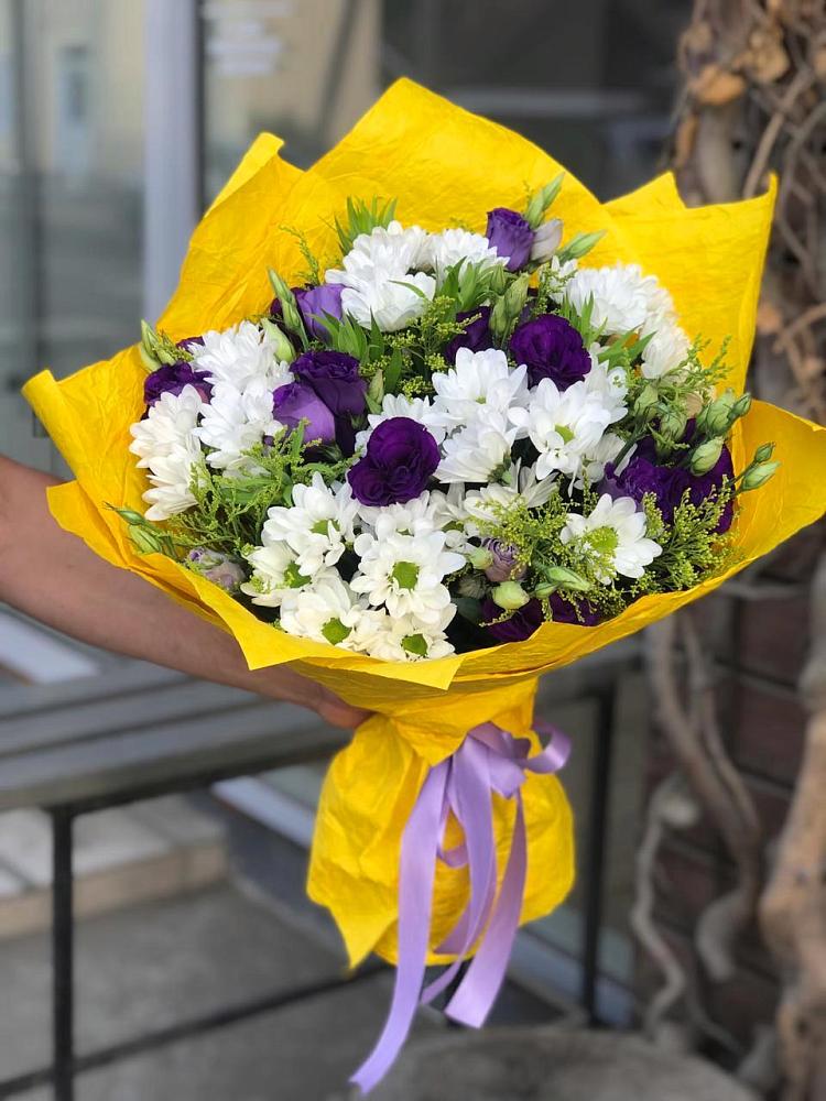 Букет цветов из: Ирисы, Хризантемы и Ромашки в Котельниче