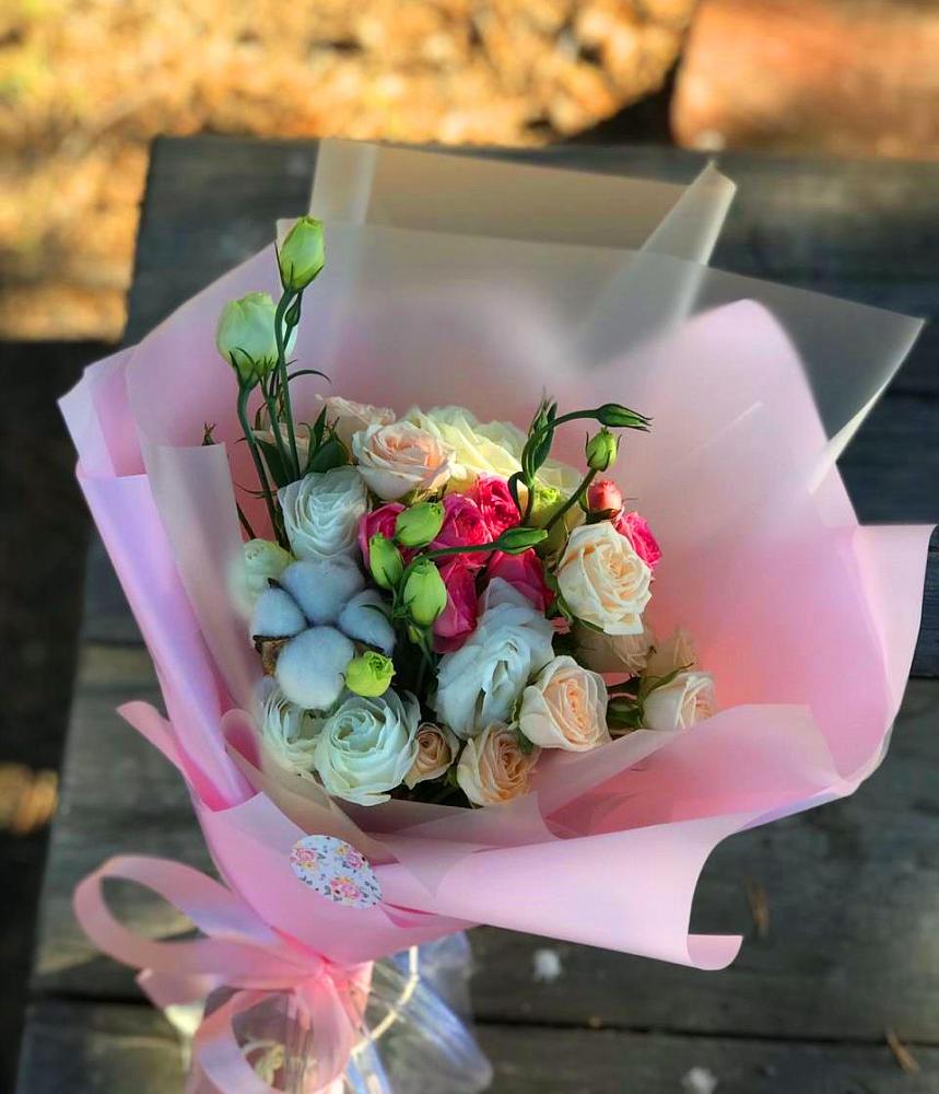 Букет цветов из: Розы и Лизиантусы в Котельниче