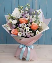 Букет цветов из:  Лизиантусы, Розы, Альстромерии и Гипсофила в Котельниче