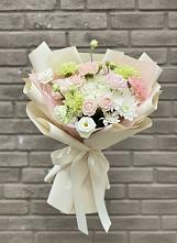 Букет цветов из:  Гвоздики, Розы, Лизиантусы и Хризантемы в Котельниче