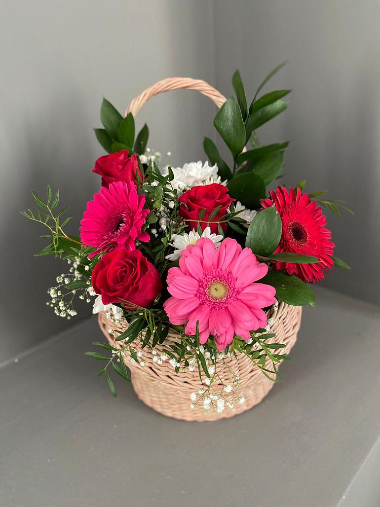 Цветочная композиция из Розы, Хризантемы и Герберы в корзине в Котельниче