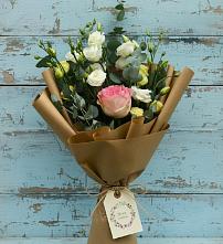 Букет цветов из:  Розы и Лизиантусы в Котельниче