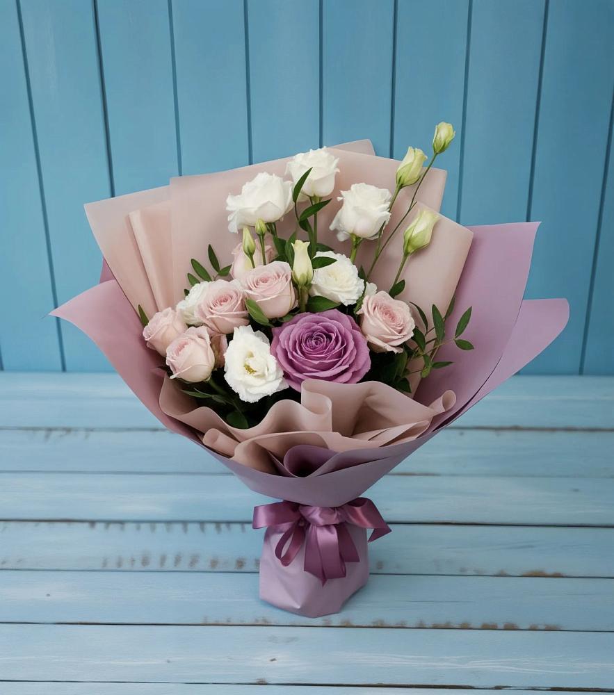 Букет цветов из: Розы и Лизиантусы в Котельниче